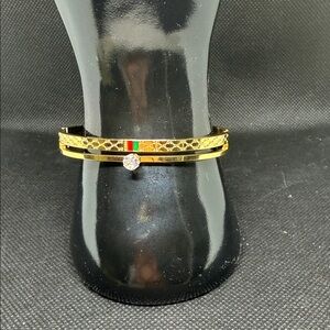 ✅ PRICE IS FIRM ✅ Fashion Elegant Gold Bracelet with Crystal Accent